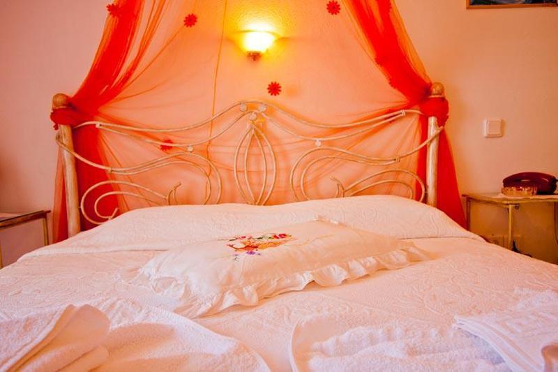 Hotel Marianna Perissa (Santorini)